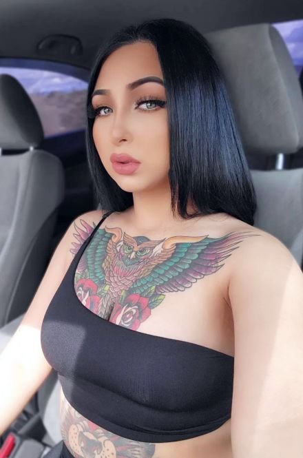 Instagram Star Yasmin Villalobos Selfie Image