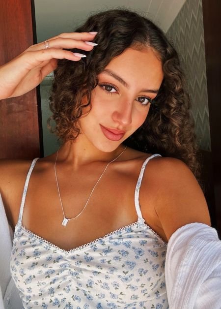 YouTuber Júlia Mazzocco Image
