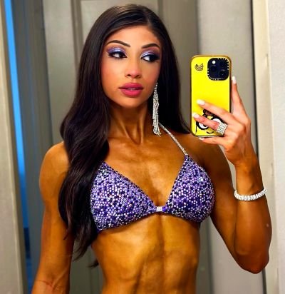 Giselle Valles Selfie Image