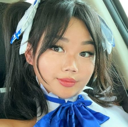 Halle Waifu Photo