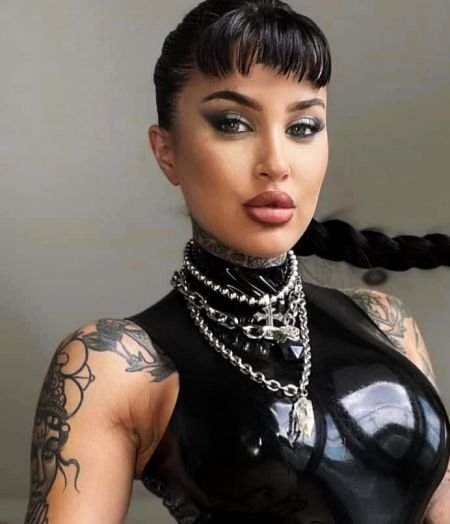 Mika Katana Image [Via Instagram]