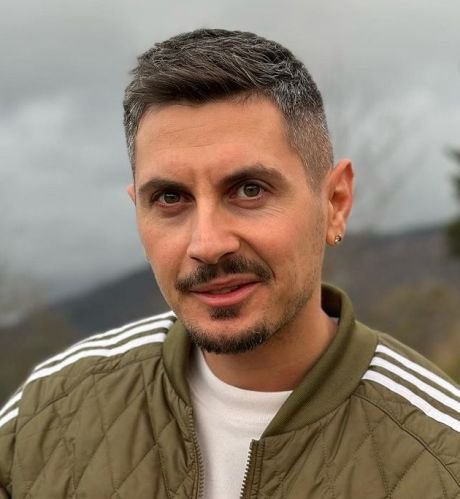 Digital Creator Valentin Caprariu Image
